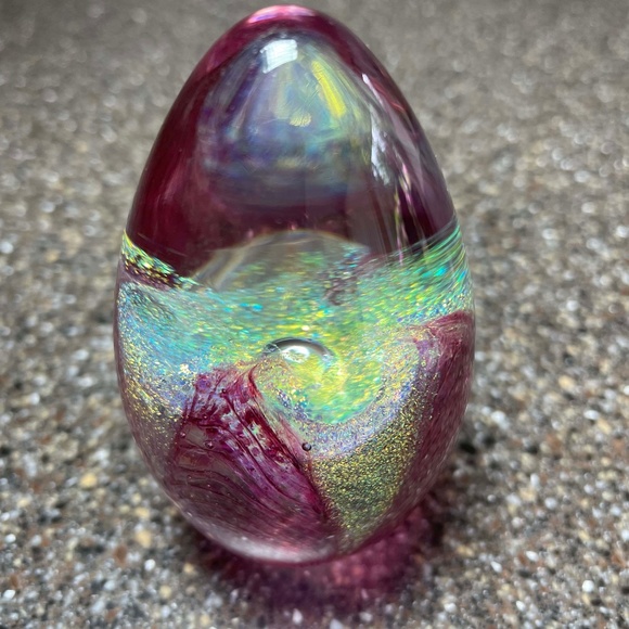 Pink & Gold paperweight egg | 3"H x 2"W - Picture 7 of 9